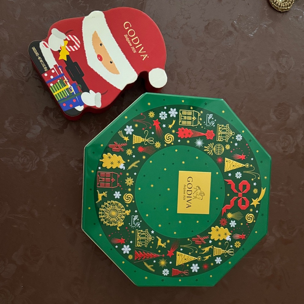 Diva Festive Chocolate Set - Green and Red